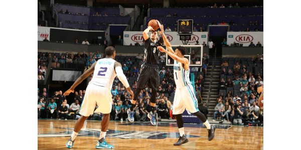 Zach LaVine sigue activo en la cima Zach LaVine sigue activo en la cima